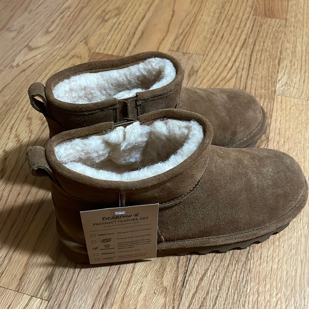 Bearpaw boots. NWT